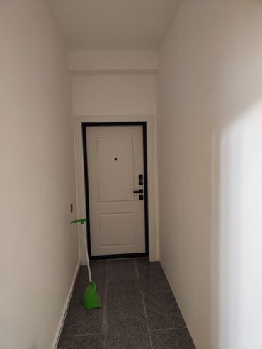 Uzunmüddətli kirayə mənzillər: Yeni təmir, təmirdən sonra yaşayış olmayıb.Baku Medical Plazanın — 14