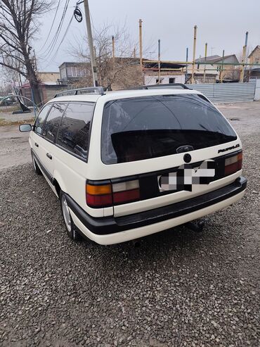 Volkswagen: Volkswagen Passat Variant: 1993 г., 1.8 л, Механика, Бензин, Универсал — 2
