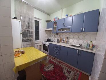 рядом с аламединским рынком: 3 комнаты, 61 м², 105 серия, 2 этаж, Косметический ремонт