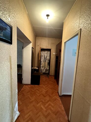 Продажа квартир: 3 комнаты, 67 м², 2 этаж — 9