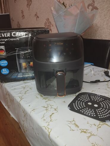 air frier: Əldə var . Silver Crest firmasi.8 Lt 2400 V Qiymət 120 AZN. Koroğluya