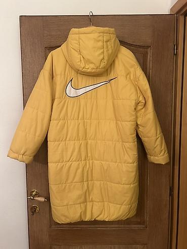 la perla: Nike ženska duga zimska jakna s kapuljačom – žuta Nošena jednu sezonu — 4