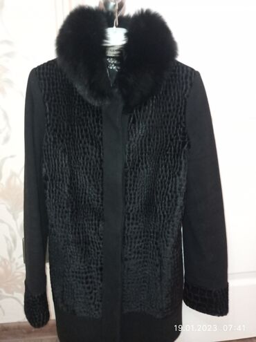 пальто: Пальто L (EU 40), цвет - Черный