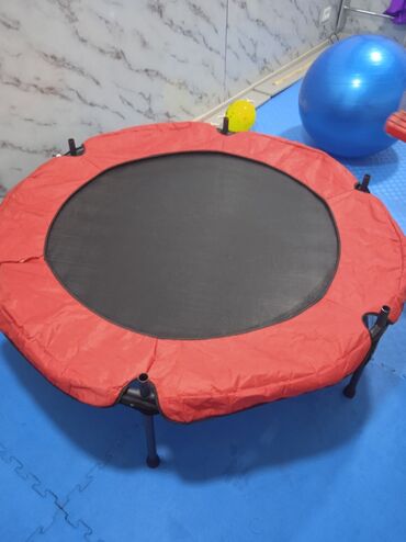 батут для детей в Кыргызстан | Оборудование для бизнеса: Продается игровой батут, состояние нового, диаметр 140 отличный