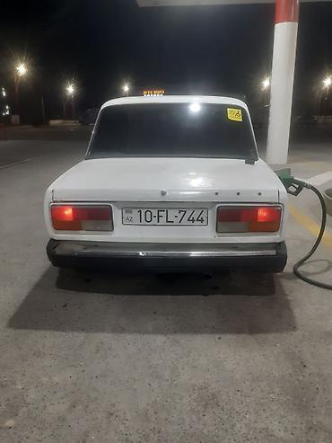 prado satisi: VAZ 2107, ağ rəng, sedan kuzov Xüsusiyyətlər: - Klassik Lada 2107 — 1