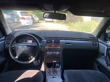 210: Mercedes-Benz E-Class: 2000 г., 3.2 л, Типтроник, Газ, Седан — 7