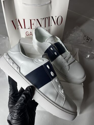 лоро пьяна: В наличии обувь Valentino ⬛️⬜️