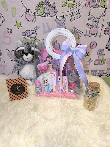 Hədiyyələr: Hədiyyə qutuları və tematik setlər - Şirniyyat qutuları: Bölməli — 26