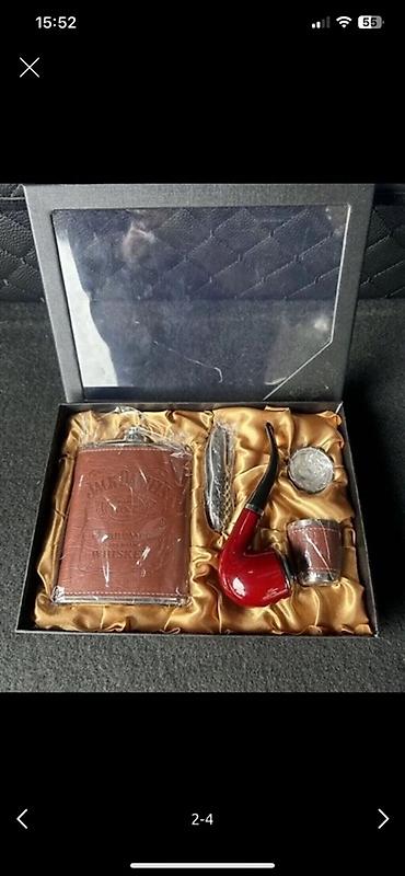 vuse go: Hədiyyəlik içki və siqaret aksessuarları dəsti Tərkib: - 1 ədəd metal — 2