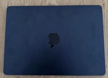 Модемы и сетевое оборудование: Model: MacBook Air 15-inch (Apple M2 chip) Model No: A2941 Rəngi