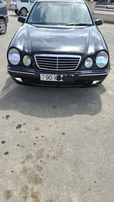 Mercedes-Benz: Mercedes-Benz E-Class: 2.4 l | 2000 il Sedan — 13