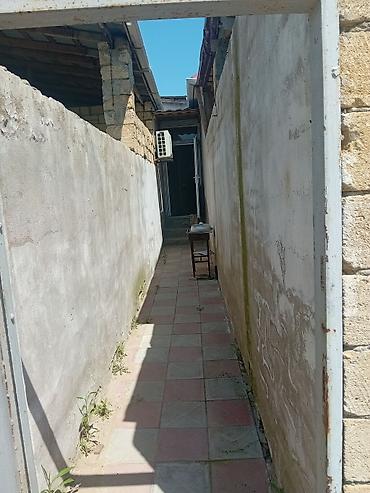 demir qaraj satilir: 2 otaqlı, 43 kv. m, Orta təmir — 2