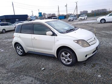 тайота ист задный стоп: Toyota ist: 2004 г., 1.3 л, Автомат, Бензин, Хэтчбэк