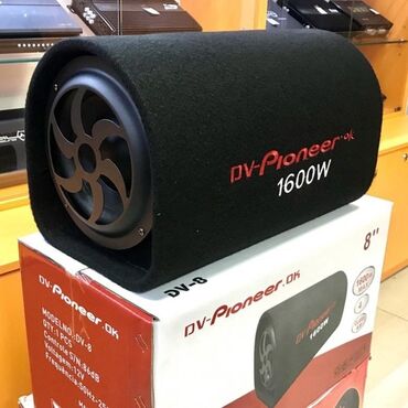 со встроенным усилителем: Сабуфер "Pioneer" 1600W с встроенным усилителем и 10-дюймовым