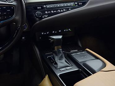 Lexus: Lexus ES: 2019 г., 2.5 л, Автомат, Гибрид, Седан at lalafo.kg — 11 Lexus: Lexus ES: 2019 г., 2.5 л, Автомат, Гибрид, Седан — 11