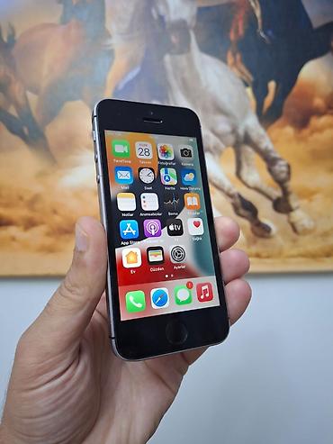 iphone islenmis telefonlar: IPhone SE, 32 GB, Qara, Barmaq izi — 3