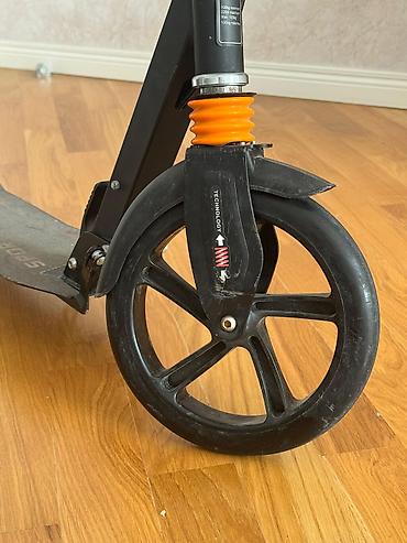 scooter samokatlar: Salam.110 a alinib.Arxa təkərində bir az qüsur var yeyilib.qabaq — 3