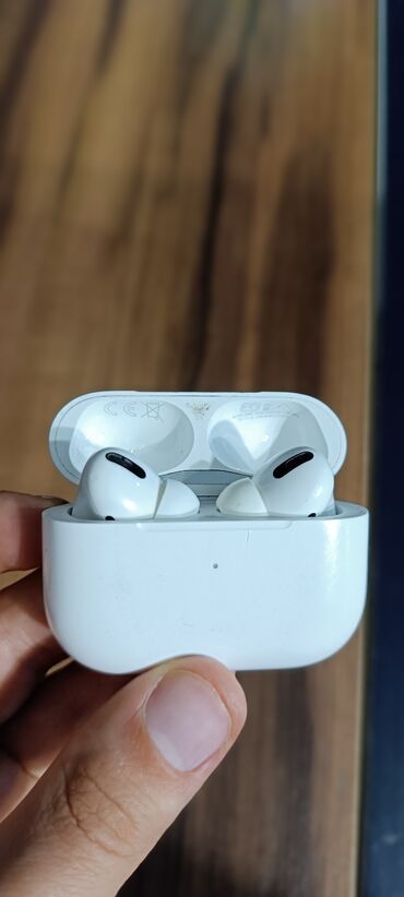 qulaqciqlar qiymeti: Orijinal Airpods Pro qulaqcıqlar,tam işlək vəziyyətdədir