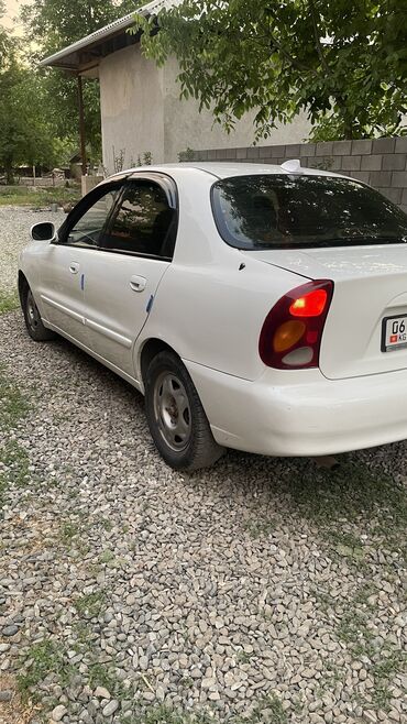 Daewoo: Daewoo Lanos: 2002 г., 1.5 л, Автомат, Бензин, Седан