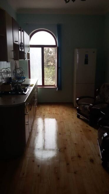 Bağ evlərinin kirayəsi: Bilgəh qəs., 200 kv. m, 4 otaqlı — 10