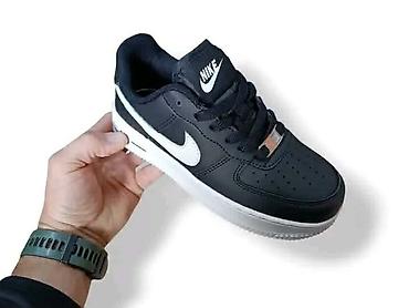 Patike: Nike Air Force 1 niske patike – crno/belo izdanje - Klasičan AF1 — 3