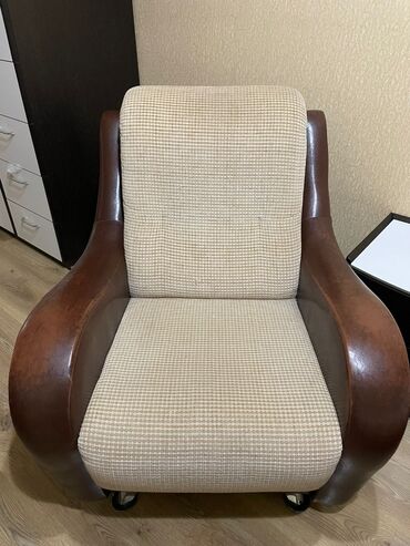 карповое кресло: Классическое кресло, Для зала, Б/у