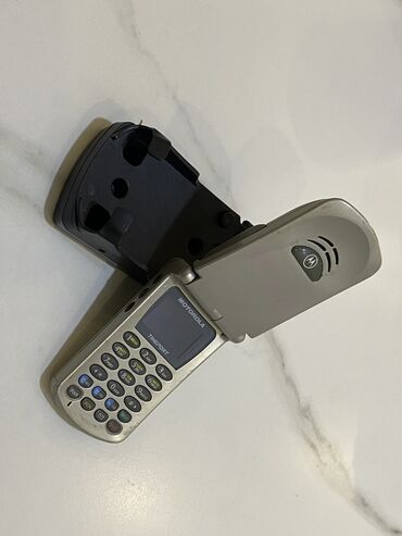 авто телефон: Продам телефон Motorola CDMA раскладушка от Mercedes-Benz без зарядки