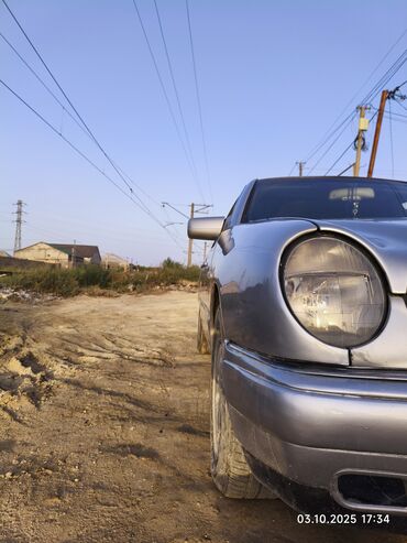 Mercedes-Benz: Mercedes-Benz E-Class: 2.3 l | 1995 il Sedan — 11