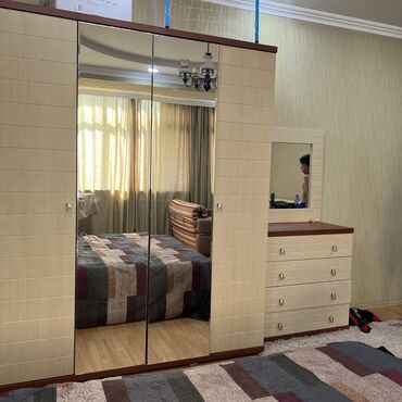 турецкий спальный гарнитур бишкек: Спальный гарнитур, Двуспальная кровать, Шкаф, Комод, цвет - Оранжевый, Б/у