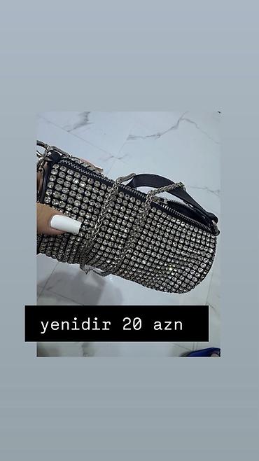 orto parisi: Parlaq daşlarla bəzədilmiş zəncirli qol çantası - Rəng: qara əsas — 1