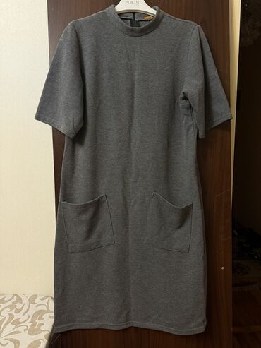 Пиджаки: Boz rəngli qadın paltarı – sadə və rahat dizayn. - Model: dizaynı düz