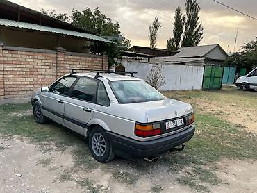 Volkswagen: Volkswagen Passat: 1988 г., Кол менен иштөөчү, Седан — 7