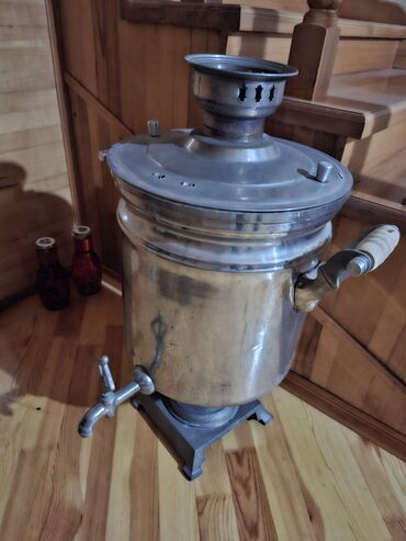 Meyvə və tərəvəz qurudan aparatlar: 50L samovar. 1967-ci il istehsalıdır. Qiymət 1500 AZN. Tam İdeal