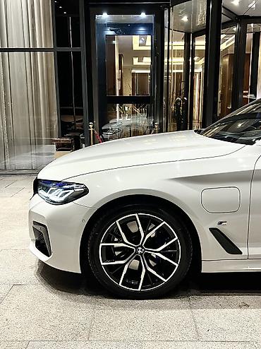 BMW: BMW 5 series: 2021 г., 2 л, Автомат, Гибрид, Седан — 4