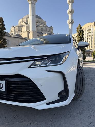 crown 2015: Toyota Corolla: 2020 г., 1.8 л, Вариатор, Гибрид, Седан — 6