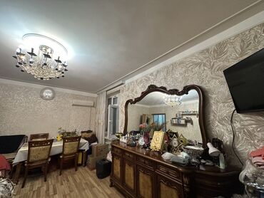 Rəflər, etajerkalar: 🏠 Leninqrad layihəli daş bina 📐 Ümumi sahə: 35 m² 🛋 1 otaqdan 2 otağa — 7