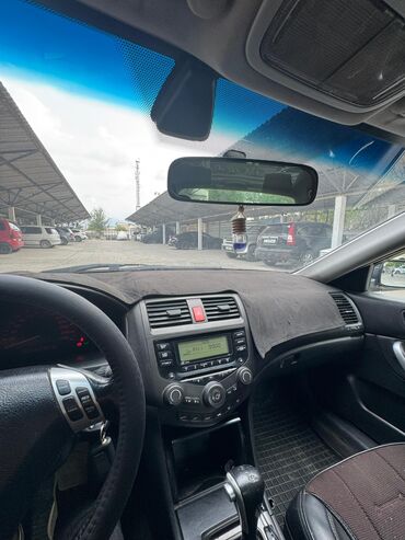 купить авто в кредит без первоначального взноса: Honda Accord: 2004 г., 2 л, Автоматические, Бензин, Седан