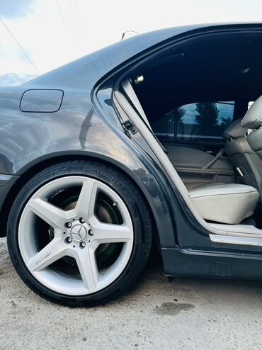 Чехлы: Mercedes R18. AMG arginal Cat svarka qeti yoxdu. On 245/40/18 Arxa