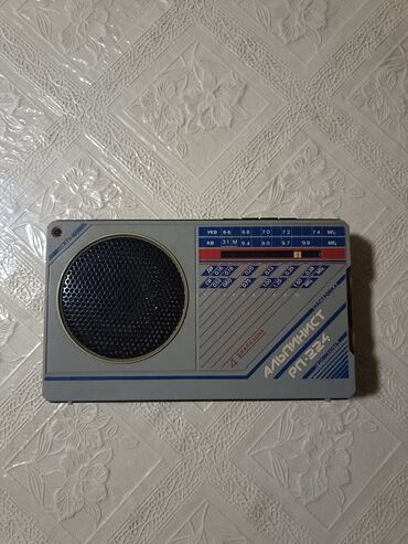 купить швейную машину бу: Sovet Radiosu Əla vəziyyətdə işlək.(watsap aktivdi)