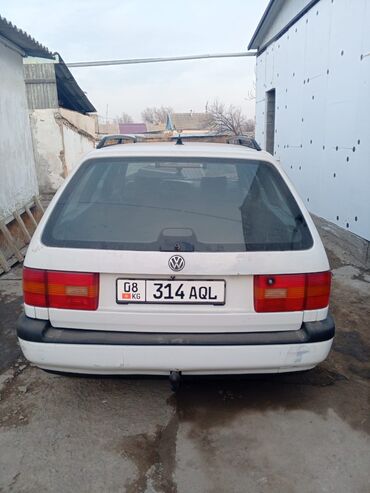 Volkswagen: Volkswagen Passat: 1994 г., 1.8 л, Механика, Бензин, Универсал