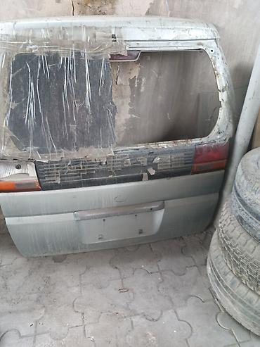 1999: Крышка багажника Nissan, 1999 г., Б/у, Оригинал — 2
