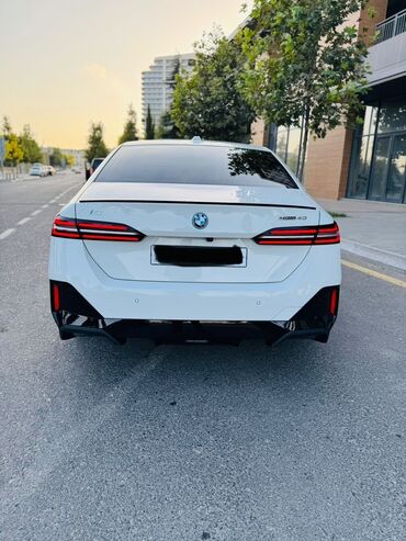 Fizika: BMW : 0.1 l | 2024 il Sedan