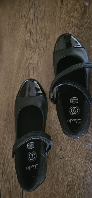 Bıçaqlar: Clarks qız uşağı üçün məktəb ayaqqabısı - Rəng: Qara - Model: Mary