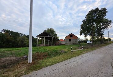 Kuće na prodaju: Seosko domacinstvo Opis oglasa Na prodaju seosko domacinstvo u selu — 5