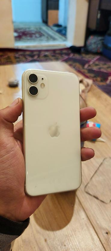 apple watch 2 цена бишкек: IPhone 11, белый цвет. Очень в хорошем состоянии. Аккумулятор: 82% — 1