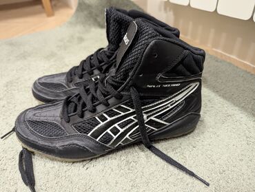 борцовки тайгер оригинал цена: БЕСПЛАТНО привезу если рядом.Продам Asics splint second борцовские