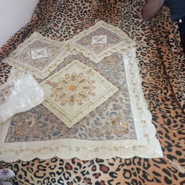 Digər tekstil: Germaniyani. dekor. süfräläri. qızılı. daşlarla. bäzädilmiş — 10