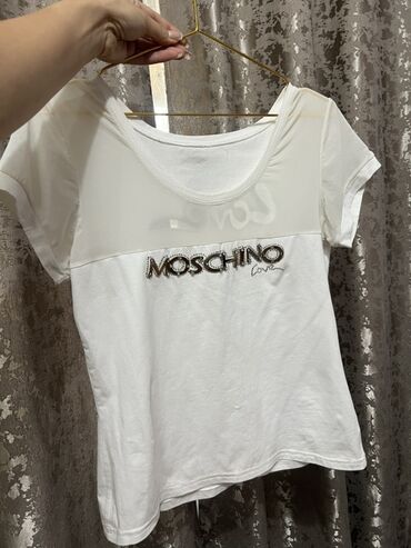 койноктор бу: Футболка, Moschino, Б/у, Стандарт