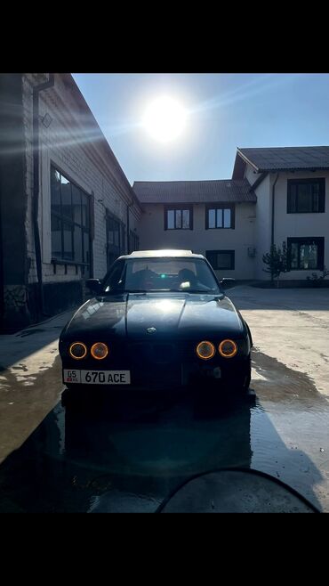 машина мало литровка на рассрочку: BMW 5 series: 1991 г., 2 л, Механика, Бензин, Седан