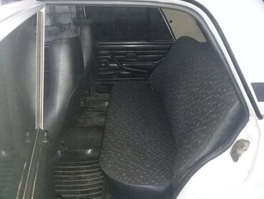 VAZ (LADA): Avtomobil: VAZ 2107 (klassik “Jiquli”) Kuzov: sedan, ağ rəng Qapılar — 13